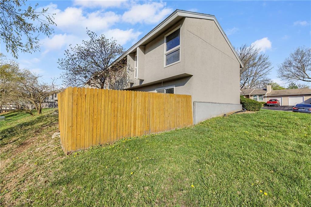 10851 Rosehill Road Overland Park, KS 66210 - Photo 27 of 28