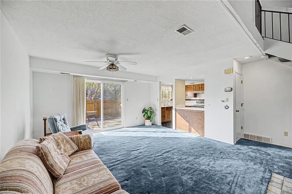 10851 Rosehill Road Overland Park, KS 66210 - Photo 3 of 28