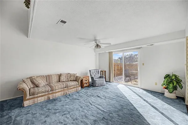 $195,000 | 10851 Rosehill Road, Overland Park, KS 66210