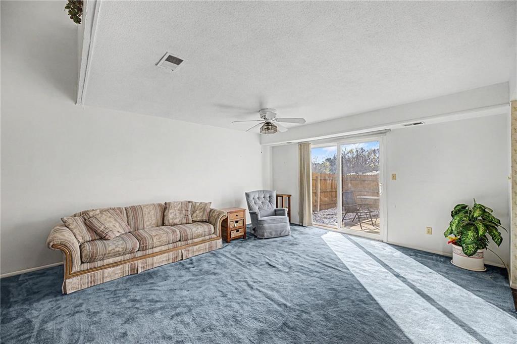 10851 Rosehill Road Overland Park, KS 66210 - Photo 4 of 28