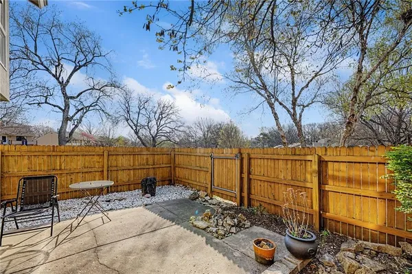 $195,000 | 10851 Rosehill Road, Overland Park, KS 66210