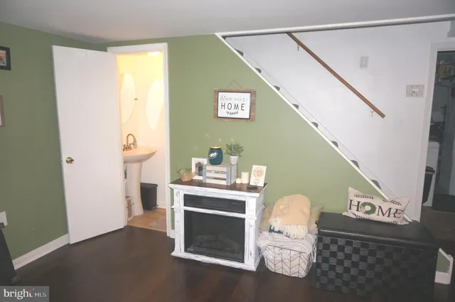 a view of outdoor space yard and garage