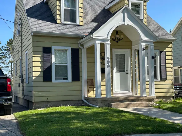 $239,900 | 506 East Mill Street, Beaver Dam, WI 53916