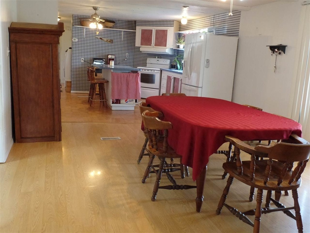 1045 Carpenters Chapel Road Mosheim, TN 37818 - Photo 2 of 4 Nice Dinning Area