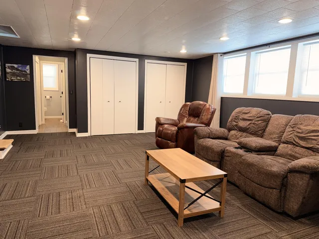 $250,000 | 784 Highland Road, Windom, MN 56101