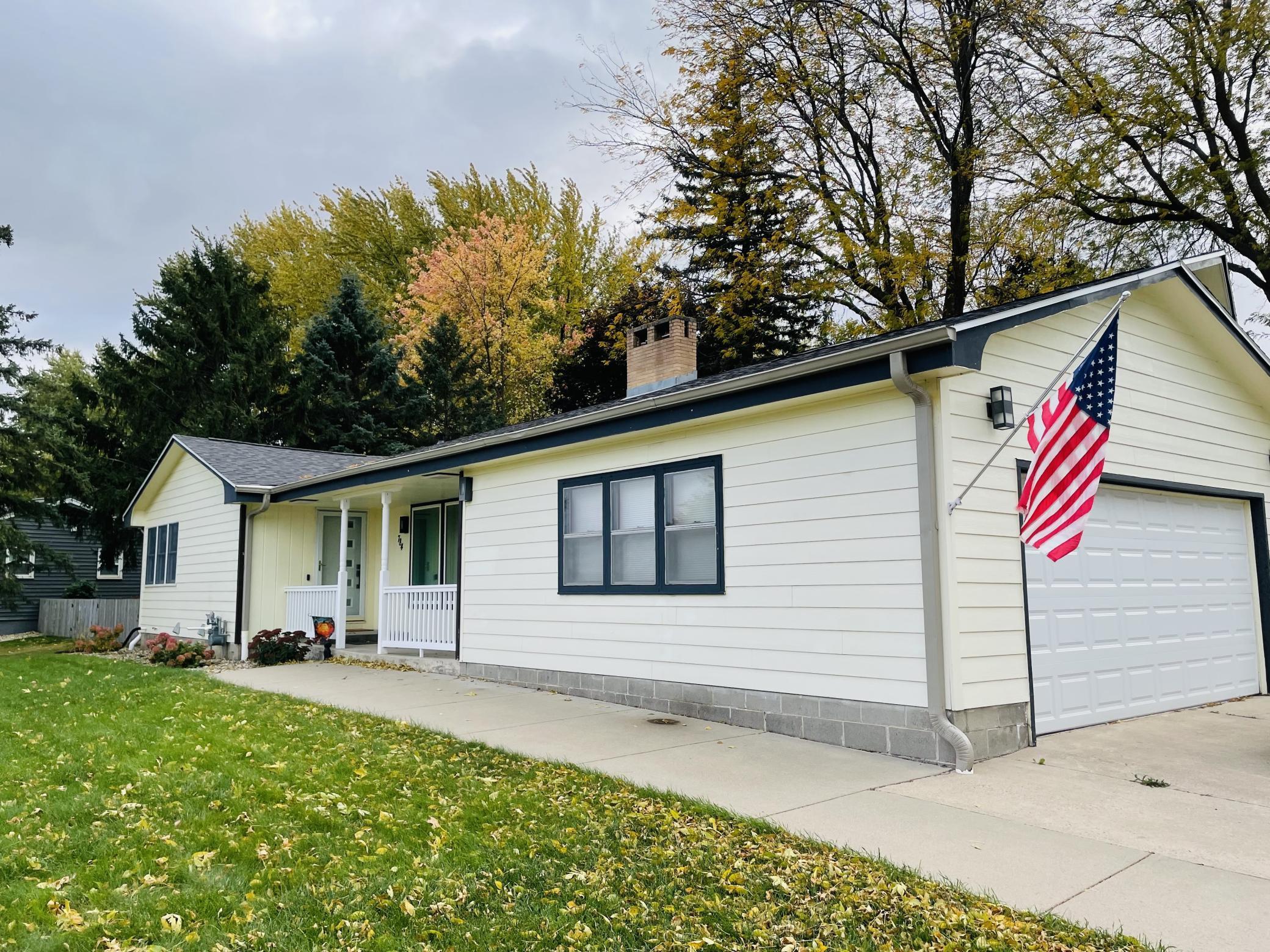 784 Highland Road Windom, MN 56101 - Photo 3 of 30