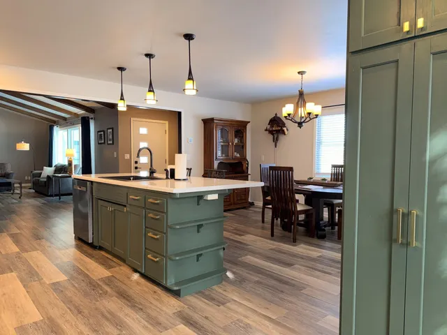 $250,000 | 784 Highland Road, Windom, MN 56101