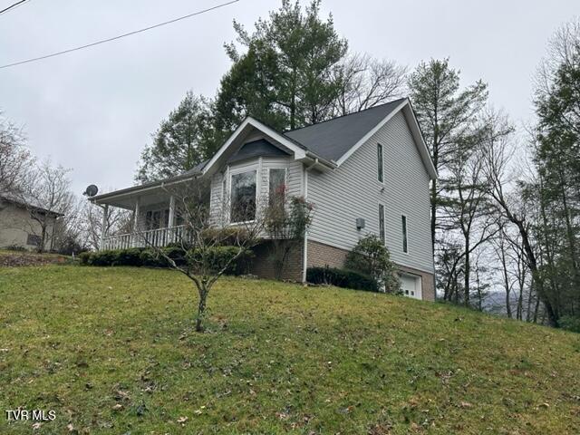 154 Cherokee Circle Erwin, TN 37650 - Photo 4 of 31 IMG_2482