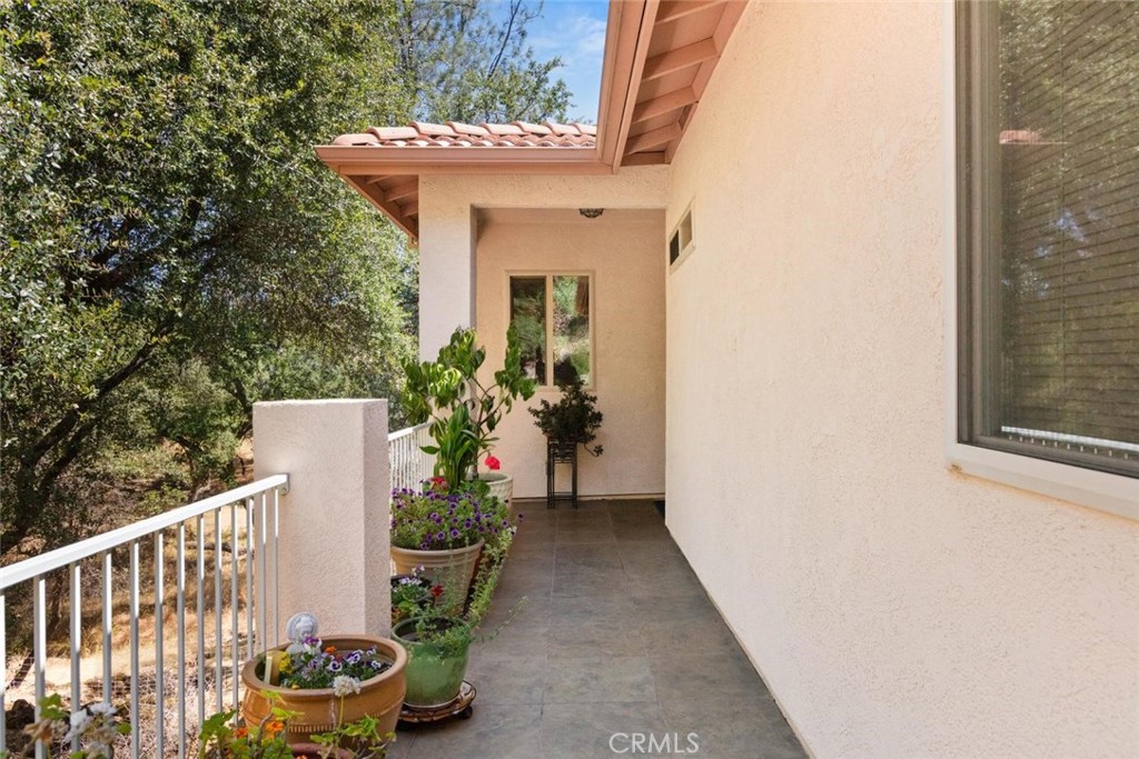 7 Hidden Brooke Way Chico, CA 95928 - Photo 8 of 40 Front Walkway
