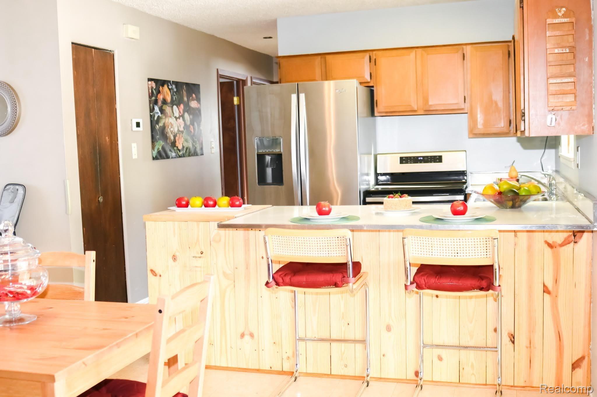 2080 Metzner - Breakfast Nook.jpg