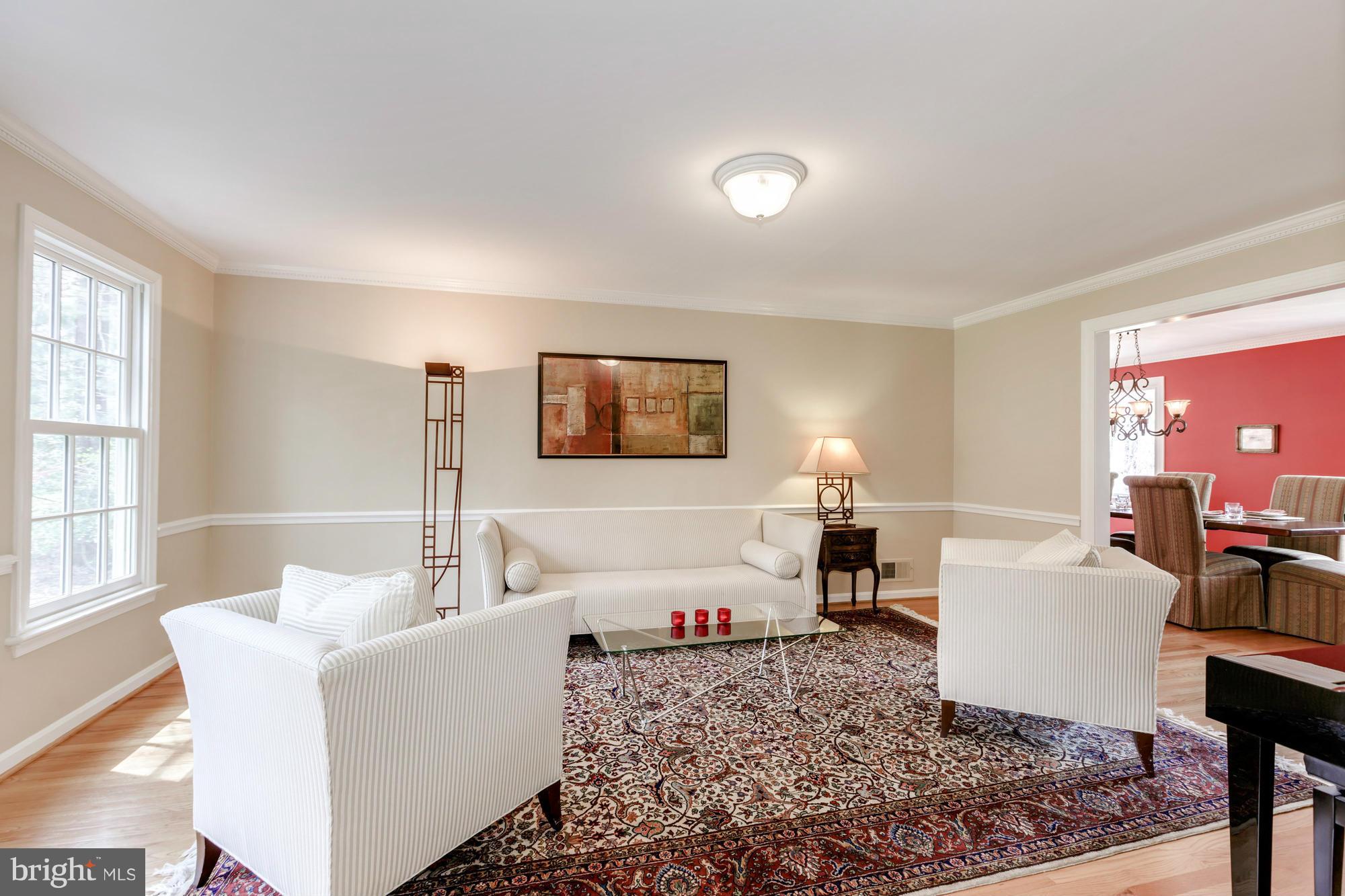 10515 Adel Road Oakton, VA 22124 - Photo 11 of 30 Living Room
