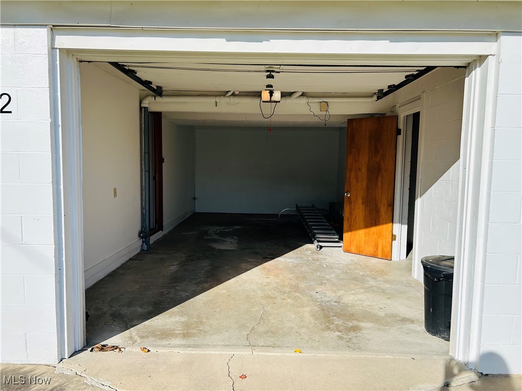 522 State Road Northwest Warren, OH 44483 - Photo 24 of 29 Garage