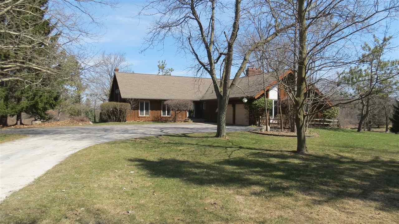 6515 Hough Road Almont, MI 48003 - Photo 2 of 47