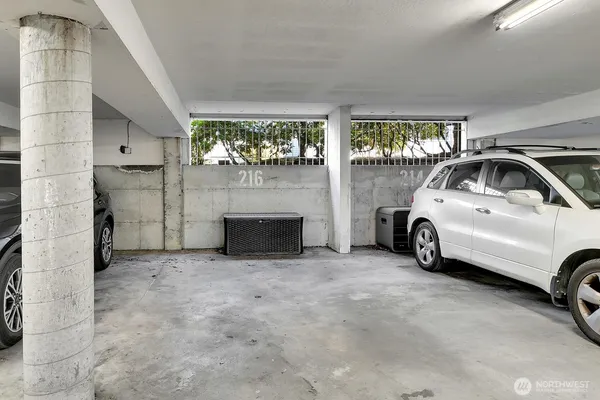$289,000 | 21937 7th Avenue South, Unit 216, Des Moines, WA 98198