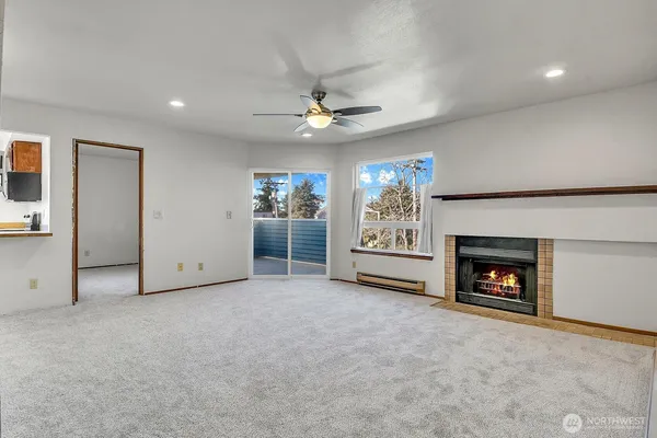 $289,000 | 21937 7th Avenue South, Unit 216, Des Moines, WA 98198