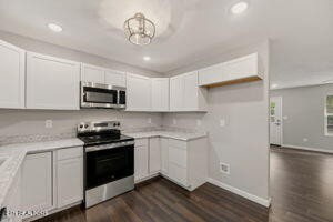 705 New Clear Branch Road Rocky Top, TN 37769 - Photo 10 of 28