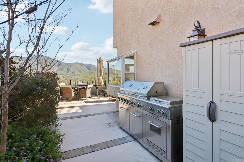 9863 Avenida Colino Spring Valley, CA 91977 - Photo 33 of 54