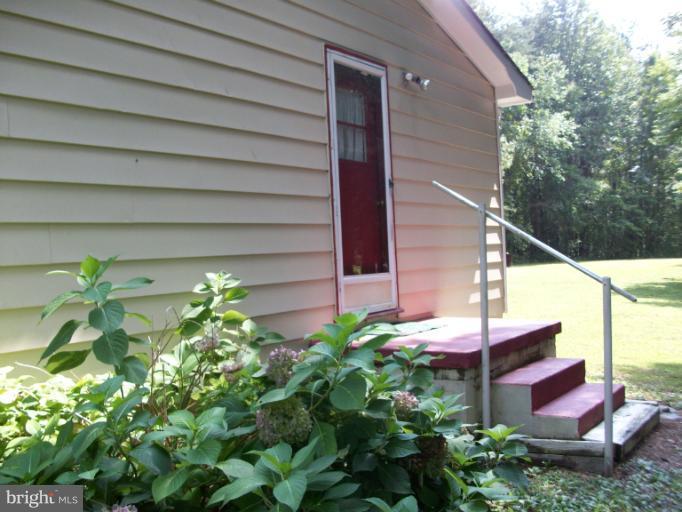 5241 Dickerson Road Partlow, VA 22534 - Photo 16 of 20 Side entrance