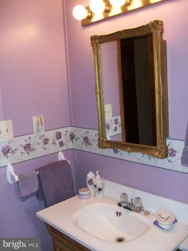5241 Dickerson Road Partlow, VA 22534 - Photo 18 of 20 Clean Bathroom