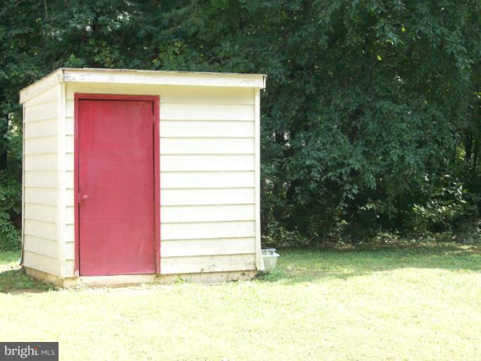 5241 Dickerson Road Partlow, VA 22534 - Photo 6 of 20 Very nice storage shed