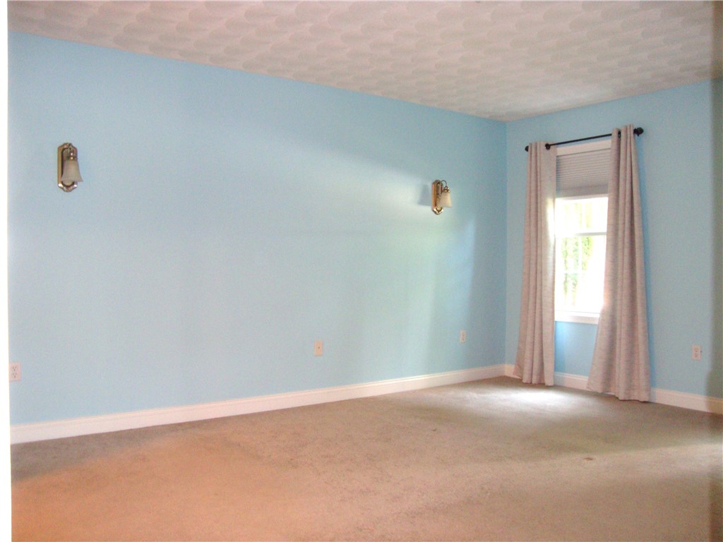 1780 Nooseneck Hill Road, Unit 11D Coventry, RI 02816 - Photo 15 of 24 master bedroom suite