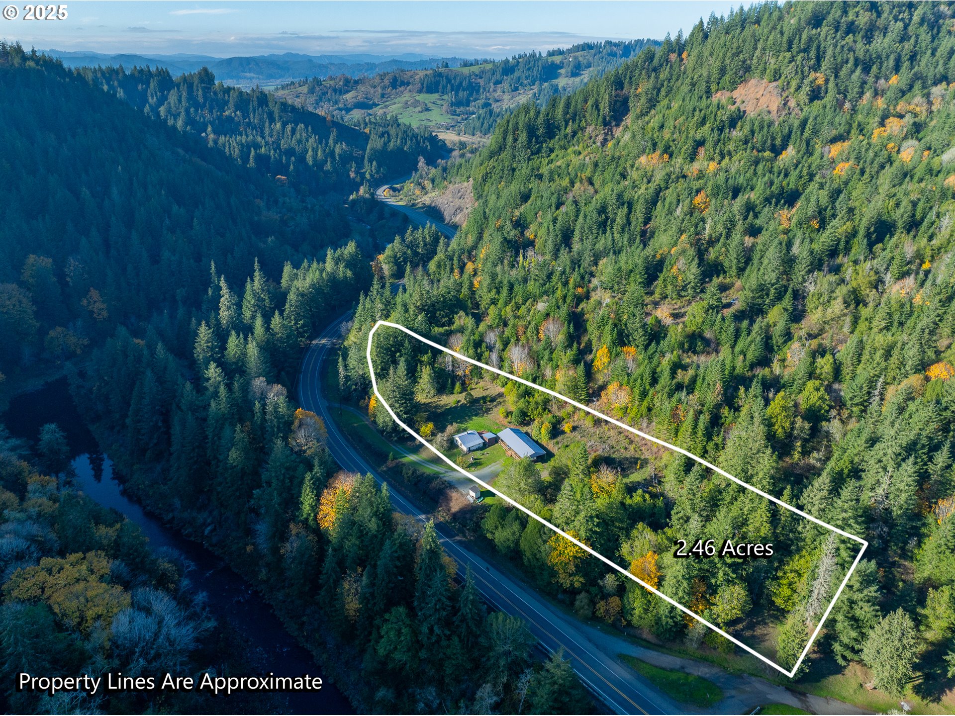 15779 Highway 42 Myrtle Point, OR 97458 - Photo 31 of 33 a view of a balcony with plants
