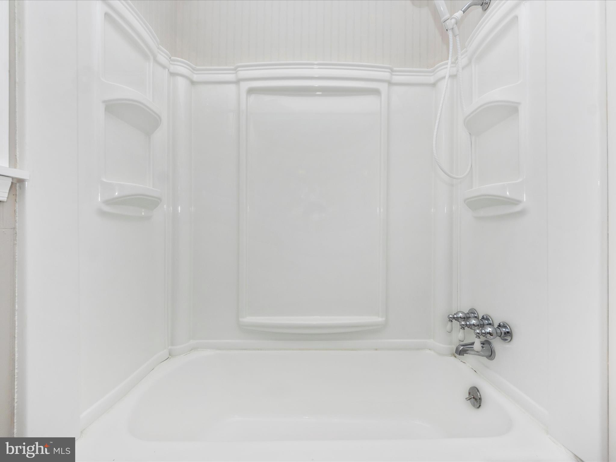 9905 Portland Road Silver Spring, MD 20901 - Photo 22 of 52 Primary Bathroom