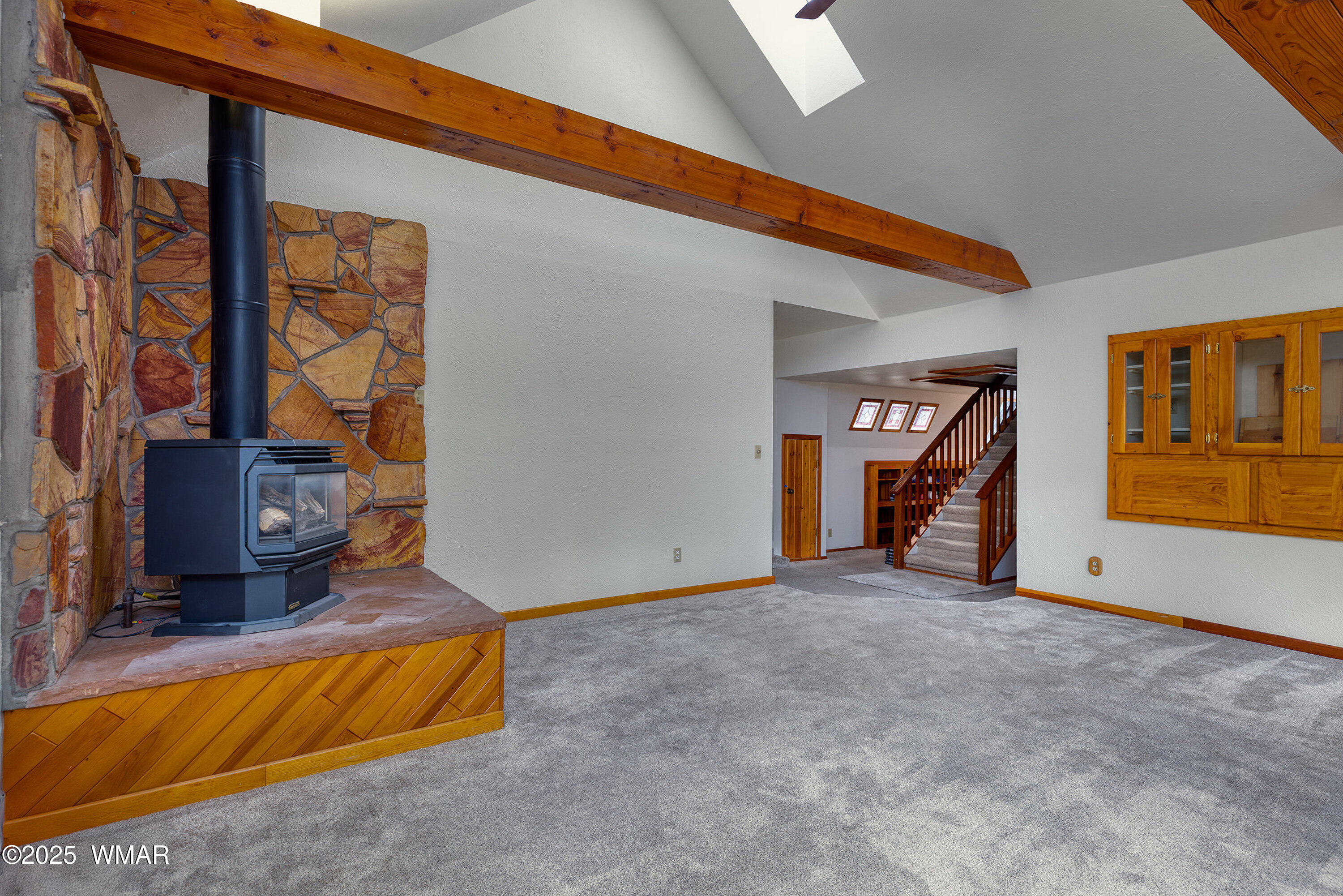 5382 Pine Dawn Road Lakeside, AZ 85929 - Photo 24 of 48 Living room - with built in