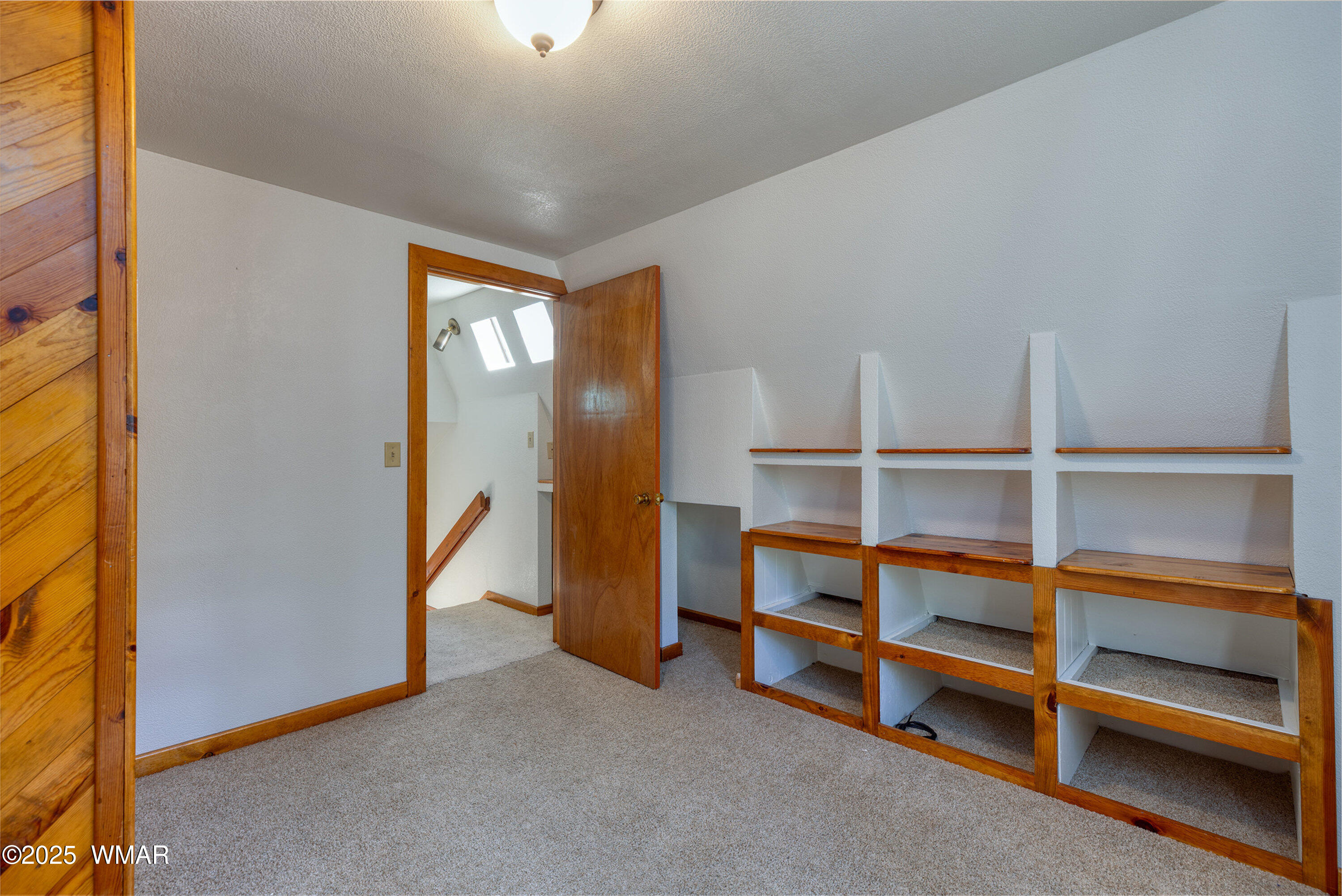 5382 Pine Dawn Road Lakeside, AZ 85929 - Photo 39 of 48 Guest bedroom with built-ins