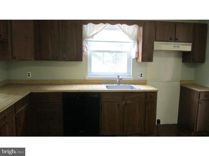 6 Marble Ridge Road Newark, DE 19702 - Photo 4 of 12 Kitchen
