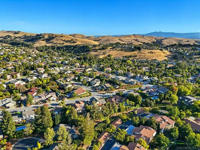 $3,337,700 | 3097 High Meadow Lane, San Jose, CA 95135