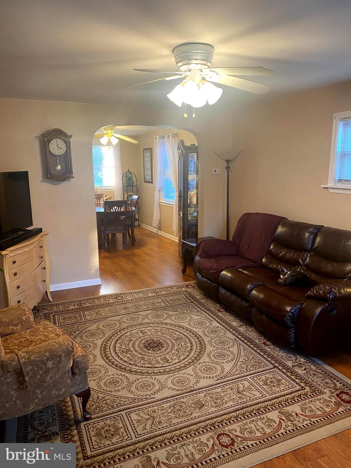 4300 Oakmont Street Philadelphia, PA 19136 - Photo 4 of 19 living room