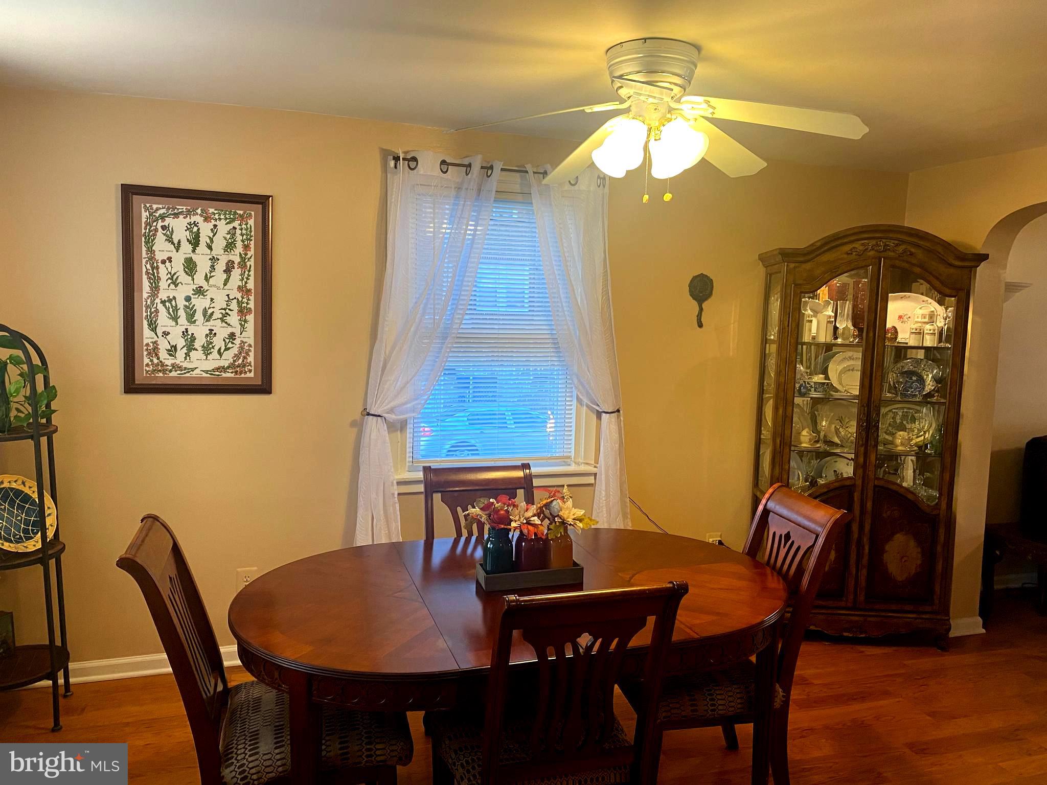 4300 Oakmont Street Philadelphia, PA 19136 - Photo 8 of 19 dining room