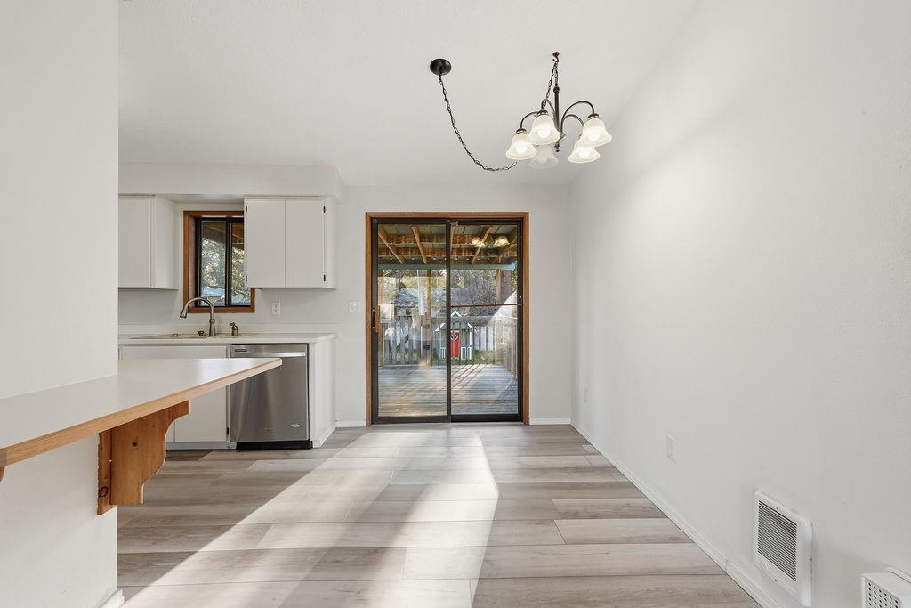 627 South Sunderland Road Spokane Valley, WA 99206 - Photo 11 of 50