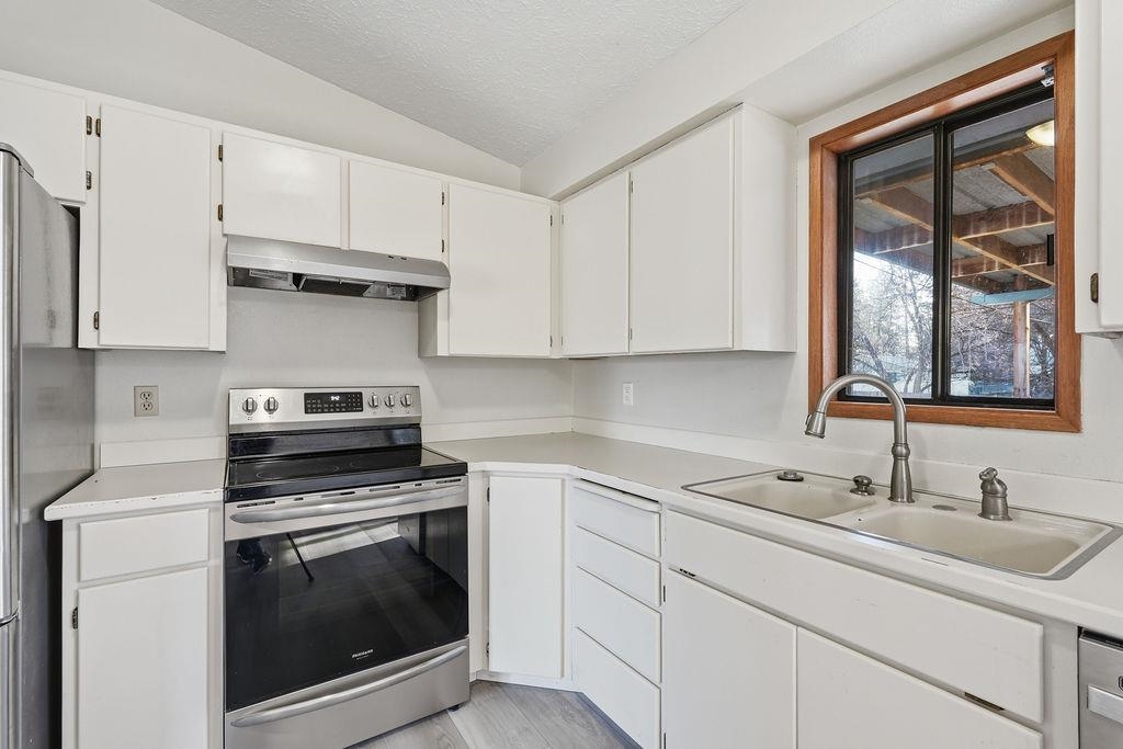 627 South Sunderland Road Spokane Valley, WA 99206 - Photo 9 of 50