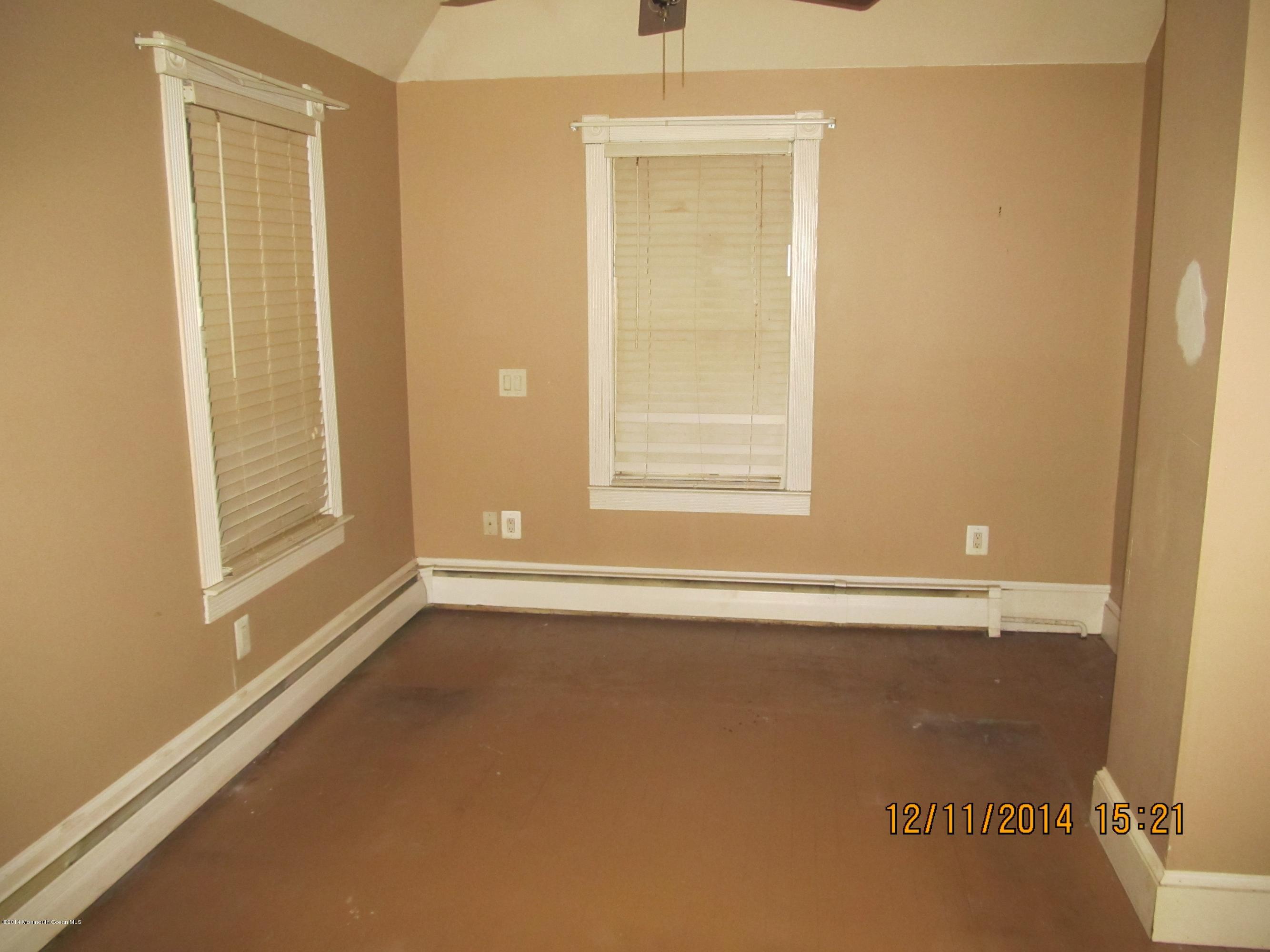 93 3rd Street Keyport, NJ 07735 - Photo 7 of 11 IMG_4821