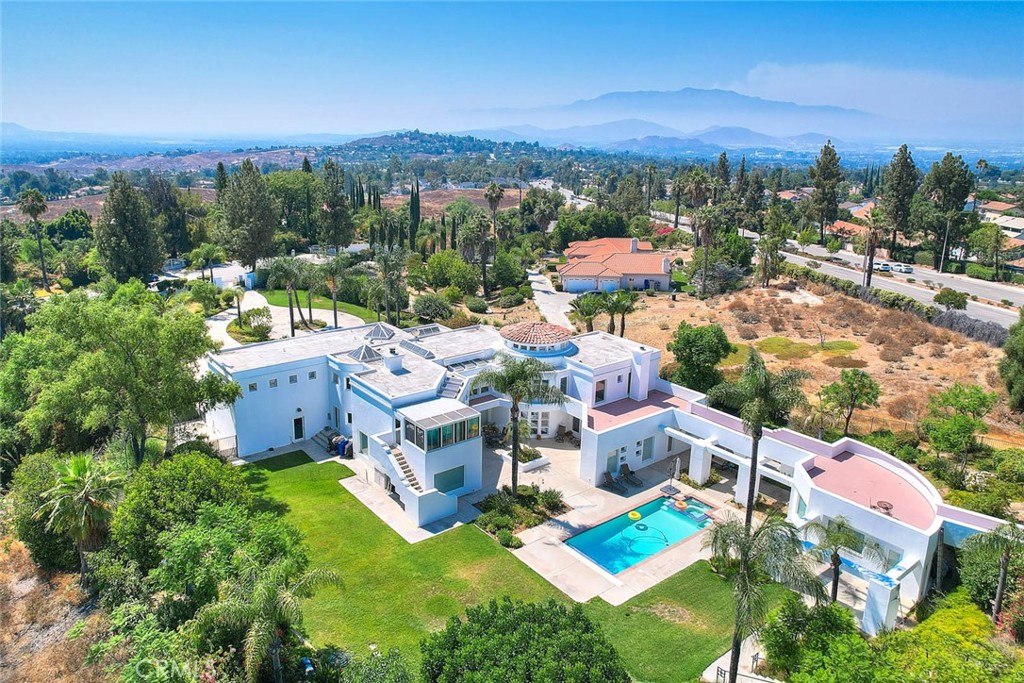 6910 Sandtrack Road Riverside, CA 92506 - Photo 11 of 75