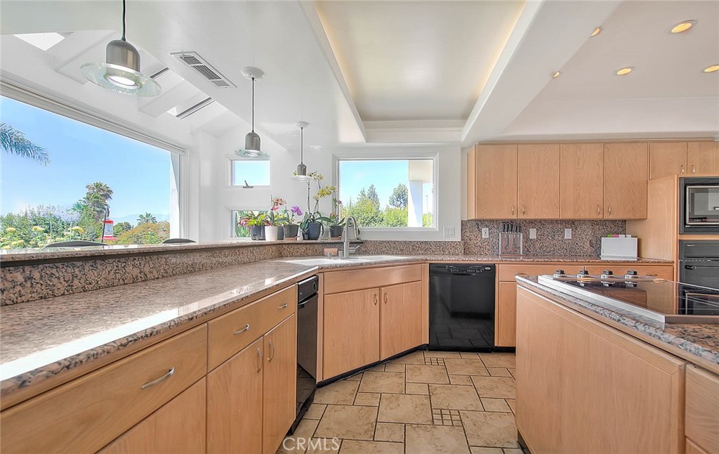 6910 Sandtrack Road Riverside, CA 92506 - Photo 18 of 75