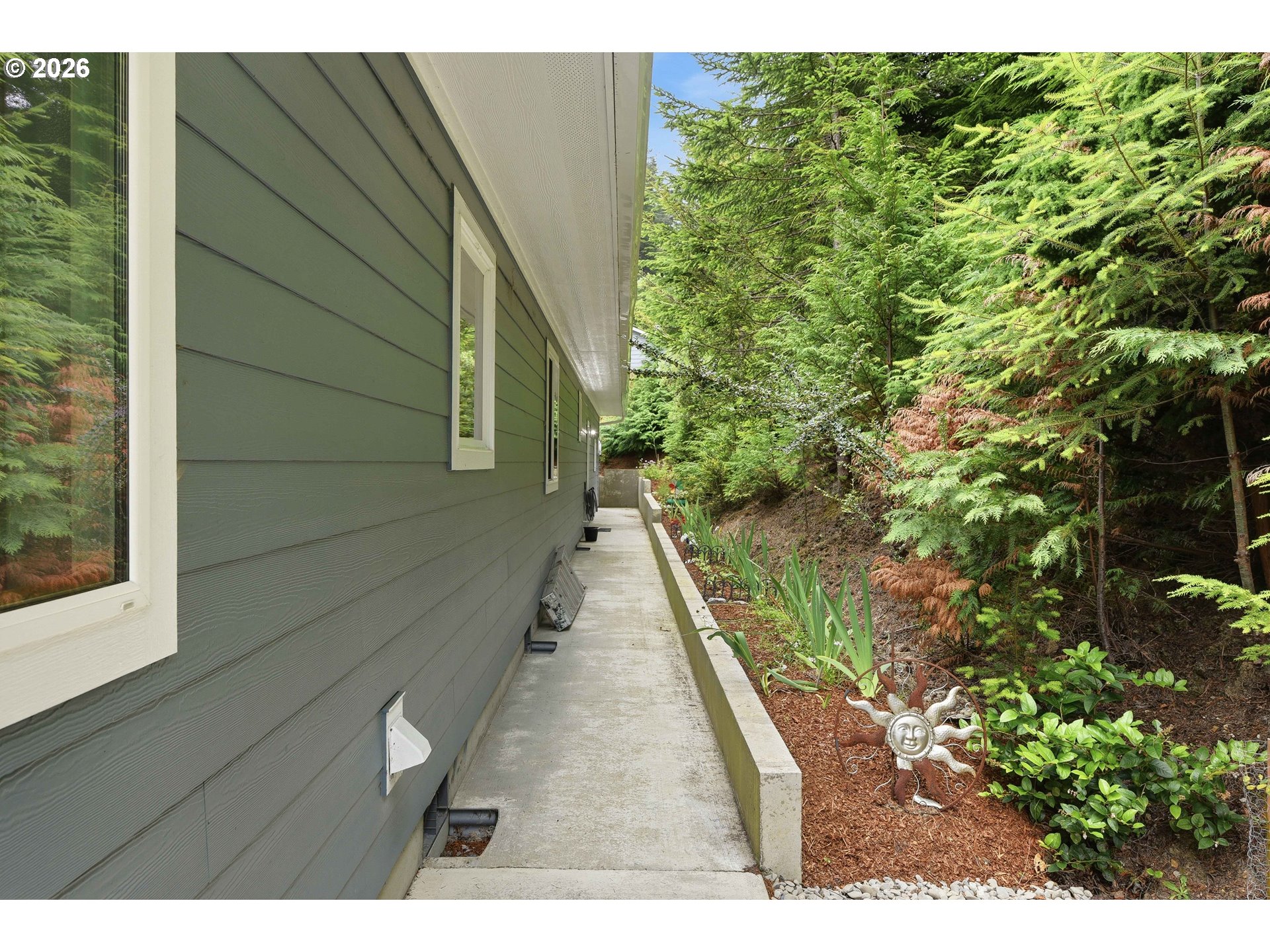 2256 Timberline Drive Coos Bay, OR 97420 - Photo 37 of 44