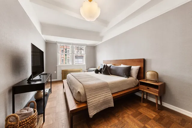 $1,995,000 | 299 West 12th Street, Unit 1F | West Village