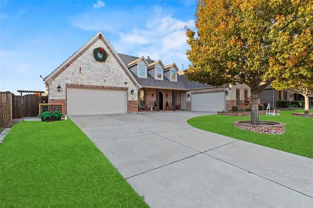 $950,000 | 750 Moss Glen Drive, Prosper, TX 75078