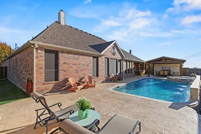 $950,000 | 750 Moss Glen Drive, Prosper, TX 75078
