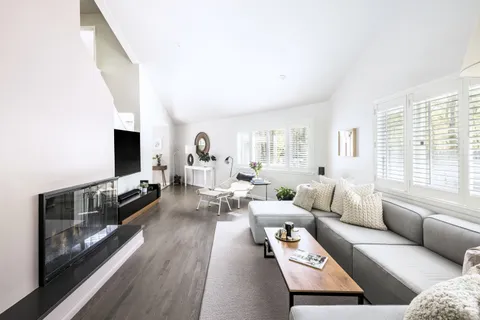 $1,995,000 | 11 North Quarter Road, Westhampton, NY 11977