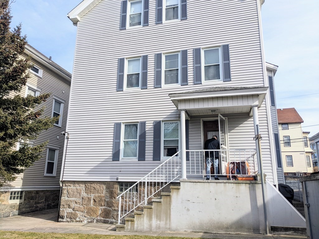 419 South Beach Street Fall River, MA 02724 - Photo 3 of 15 Gallery Image 3