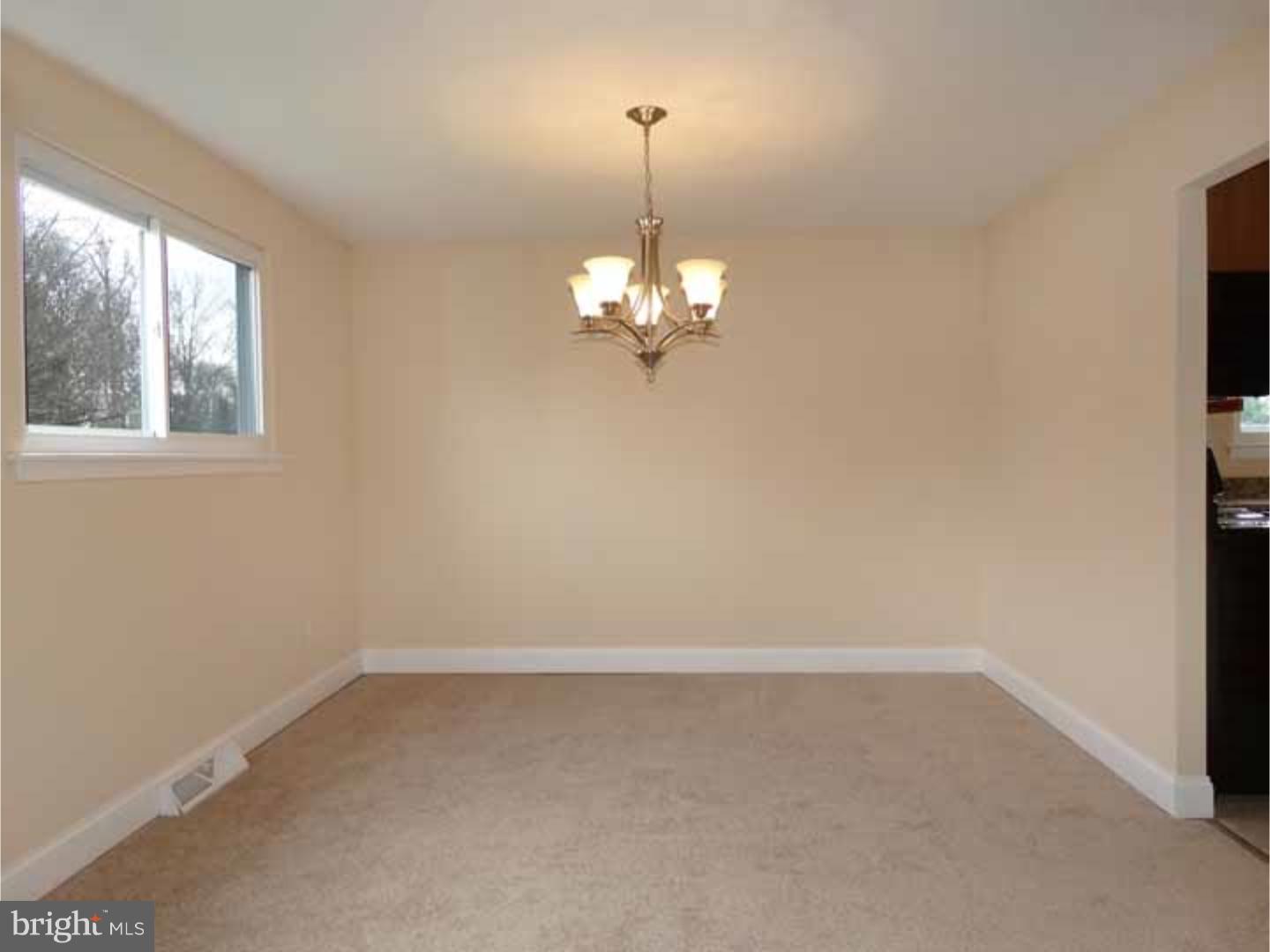 340 Bloomfield Road Warminster, PA 18974 - Photo 6 of 20 Dining Room