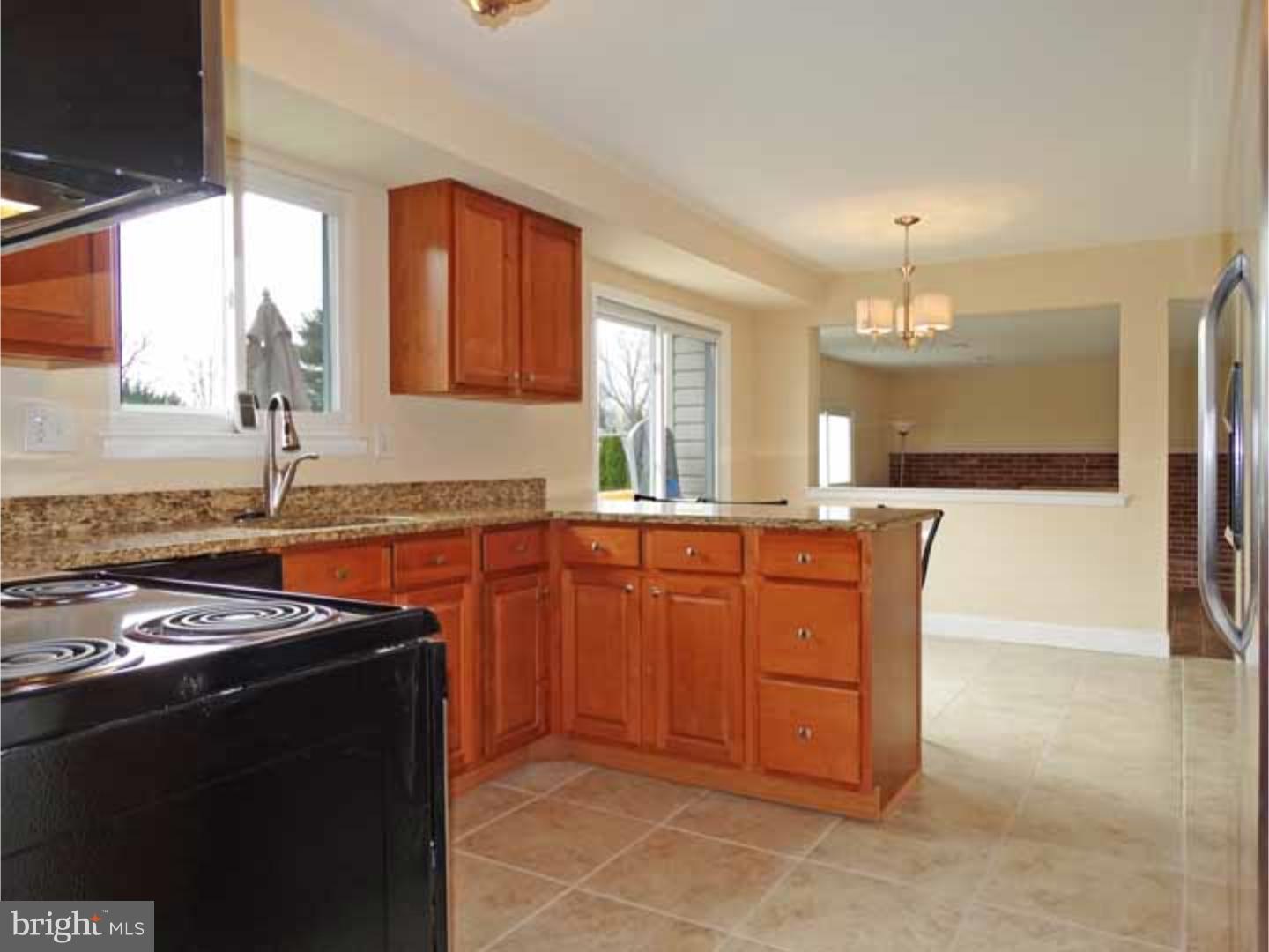 340 Bloomfield Road Warminster, PA 18974 - Photo 7 of 20 Kitchen