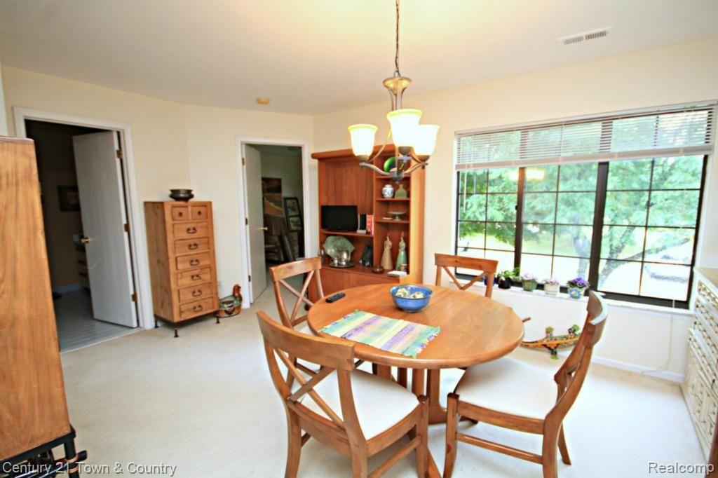 1506 Meadowside Drive Rochester, MI 48307 - Photo 3 of 21