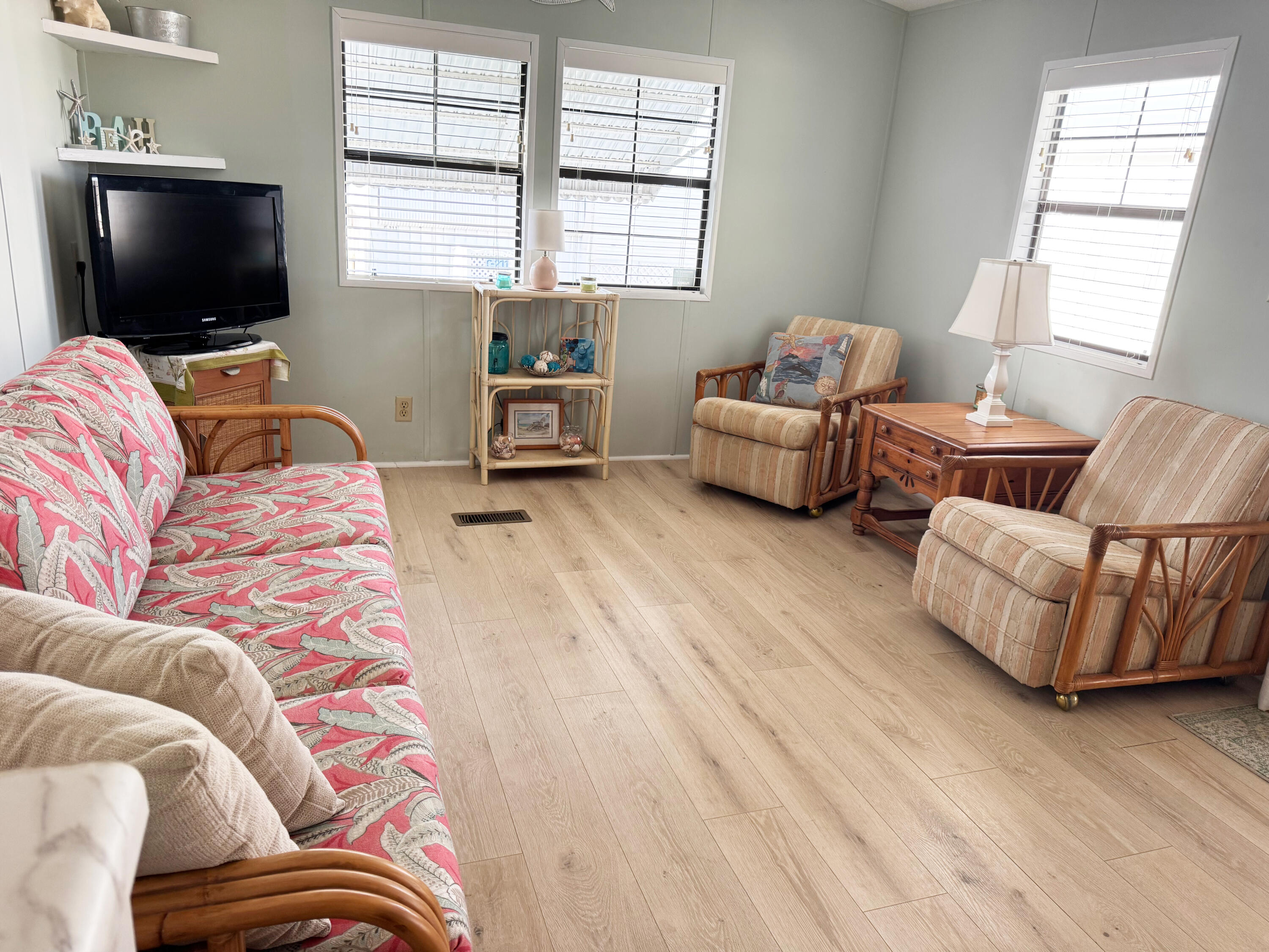 210 Cardinal Drive, Unit B Boynton Beach, FL 33435 - Photo 17 of 34 living room