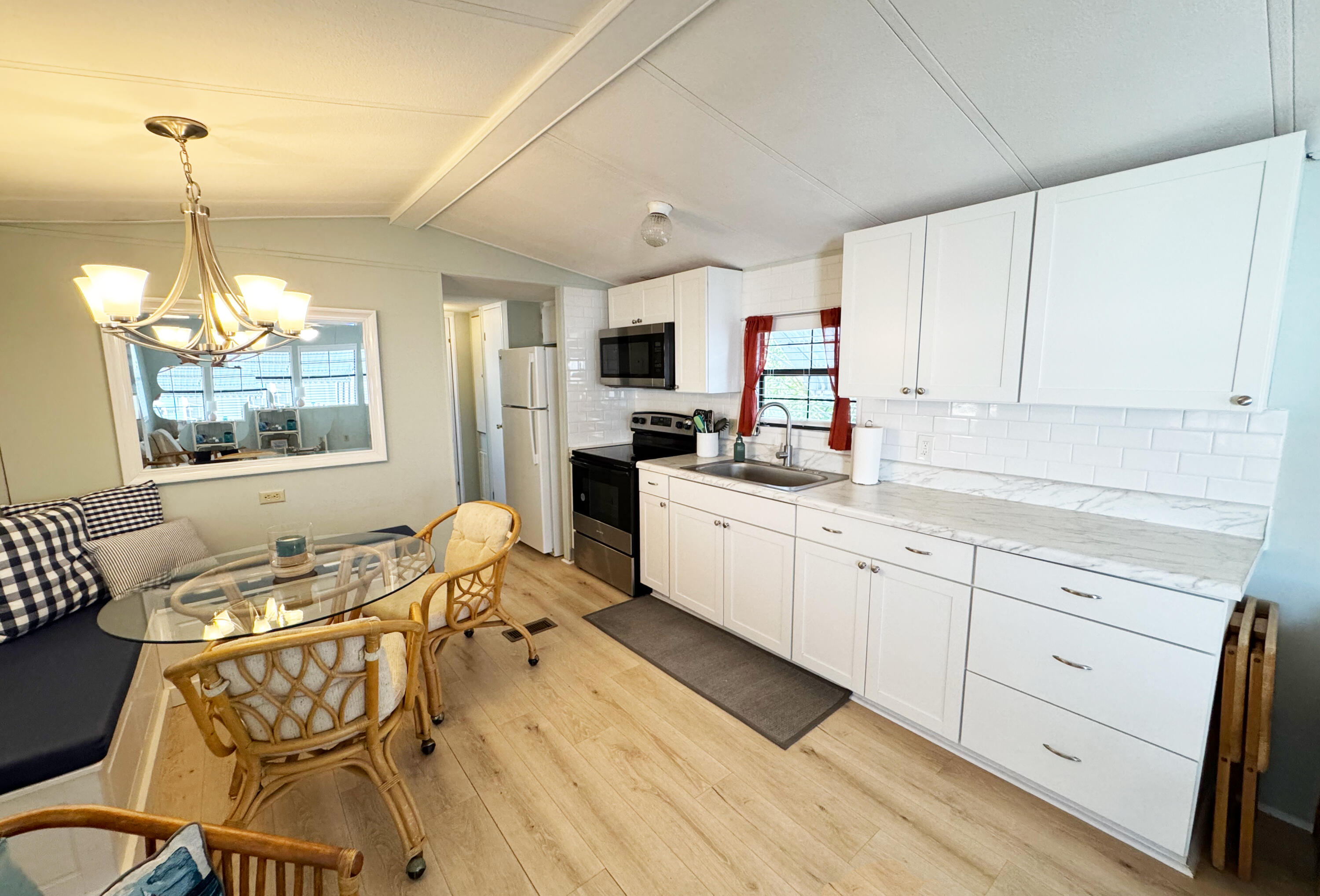 210 Cardinal Drive, Unit B Boynton Beach, FL 33435 - Photo 25 of 34 kitchen