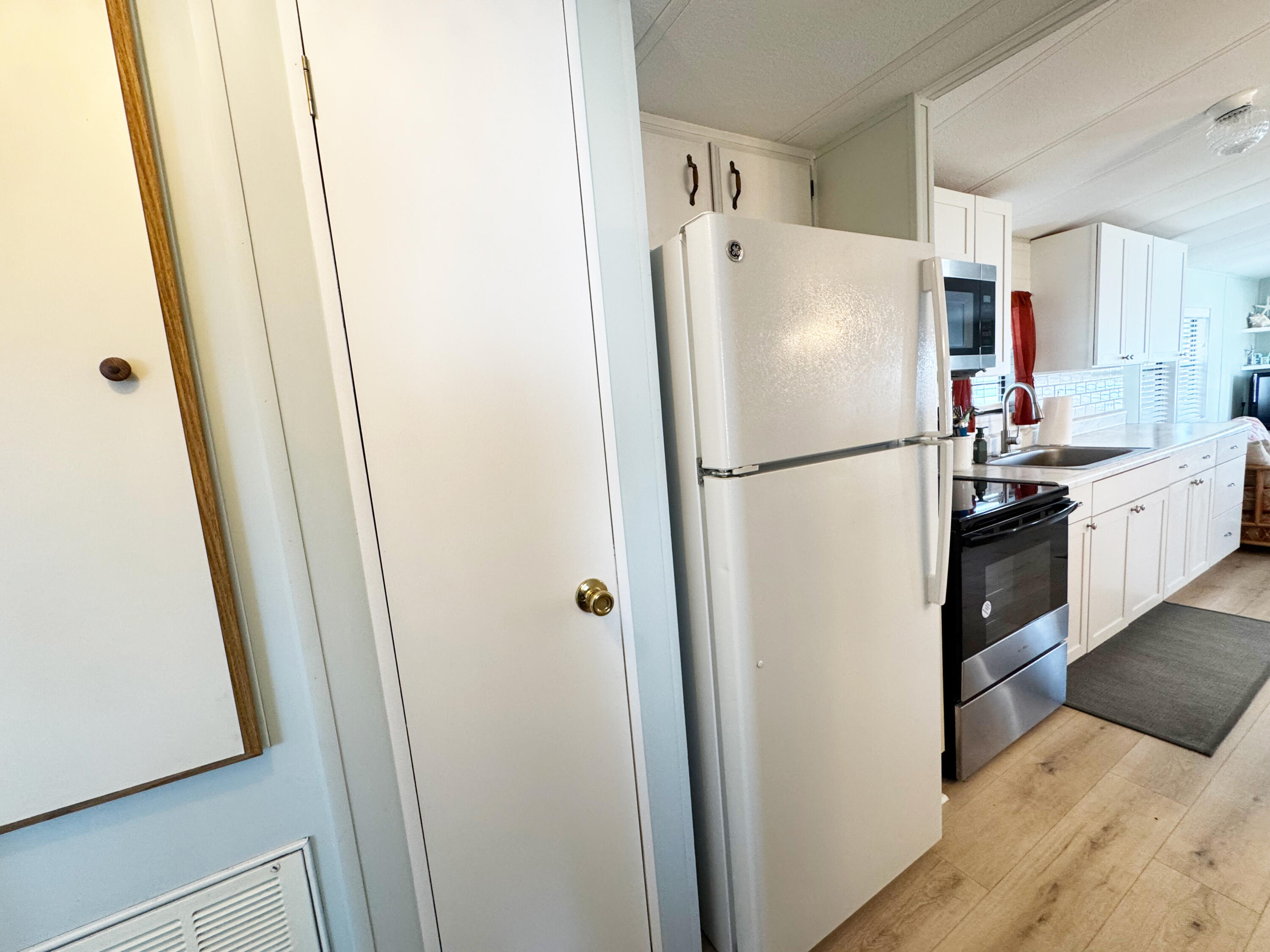 210 Cardinal Drive, Unit B Boynton Beach, FL 33435 - Photo 29 of 34 pantry area